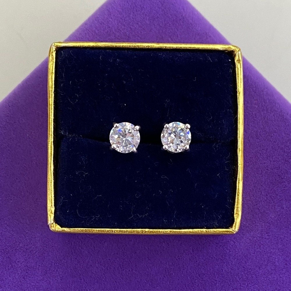 💛 Sterling Silver Brilliant Crystal Stud Earrings | Classic Everyday Sparkle